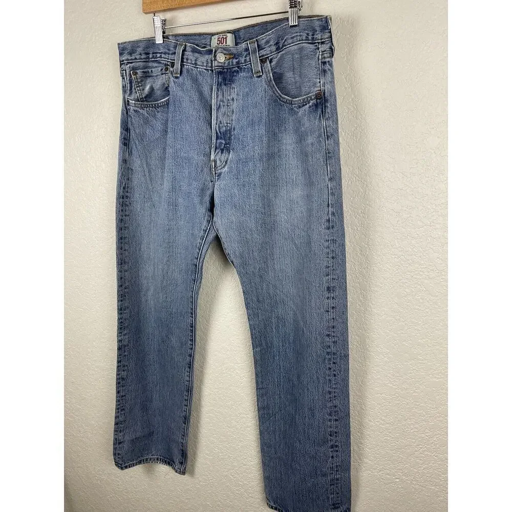 Vintage Levi's 501‎ Button Fly Mens Jeans Size 36x32 Medium Wash Made In Haiti